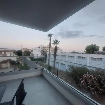 Luxury 2 Bedroom * Lárnaca