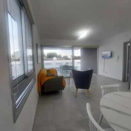 Luxury 2 Bedroom דירה *
