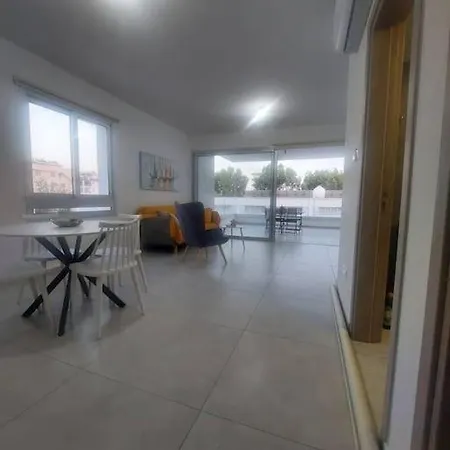 דירה Luxury 2 Bedroom לרנקה